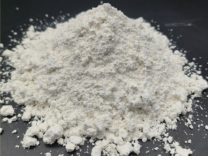 What are the properties and main uses of sodium feldspar?